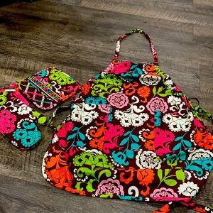 Vera Bradley oven mitt and pot holder set and apron